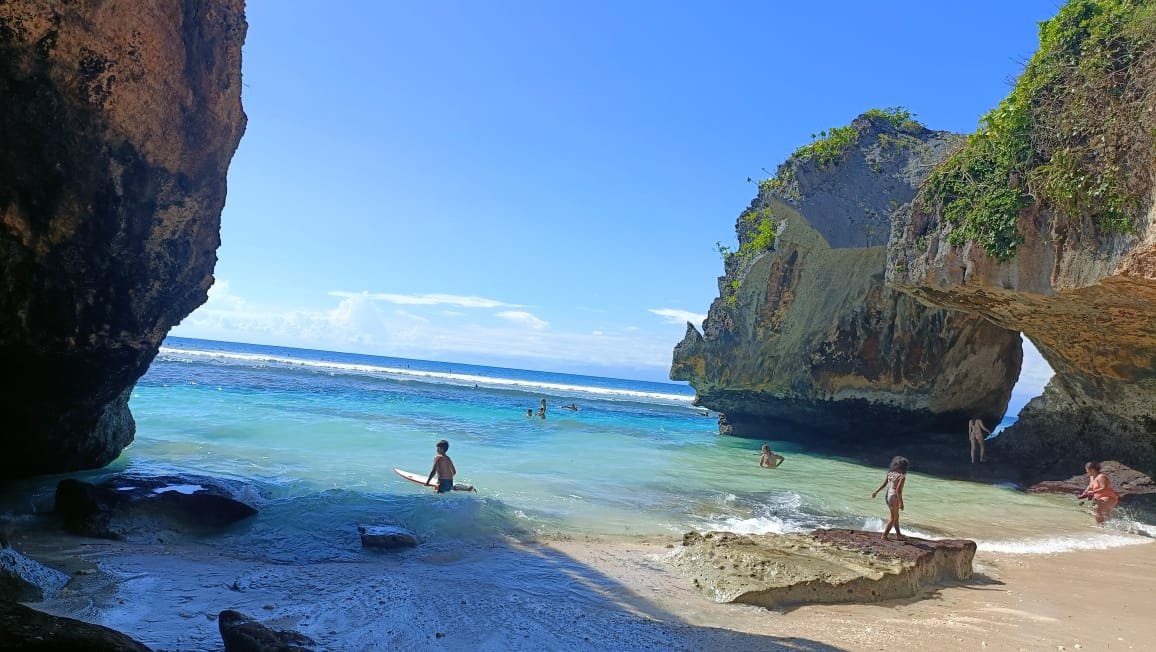 Important to know about Suluban Cave beach | Bali