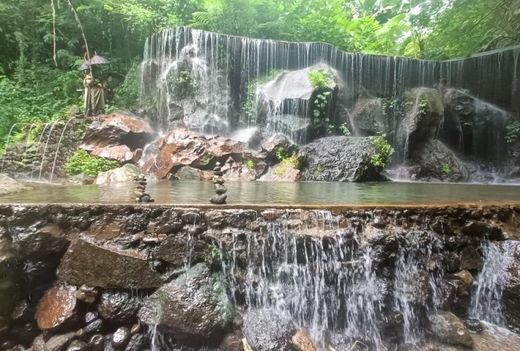 Goa Rajo's first waterfall which is also called Horizontal waterfall.
