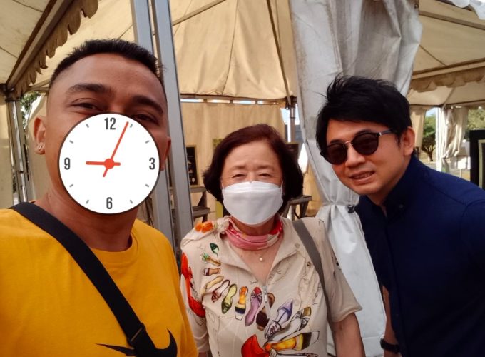 Japanese clients on Bali tour at airport